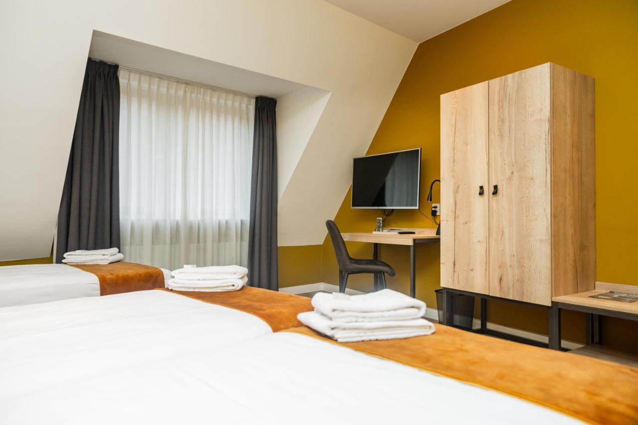 Hotel Onder De Linden Роден Экстерьер фото