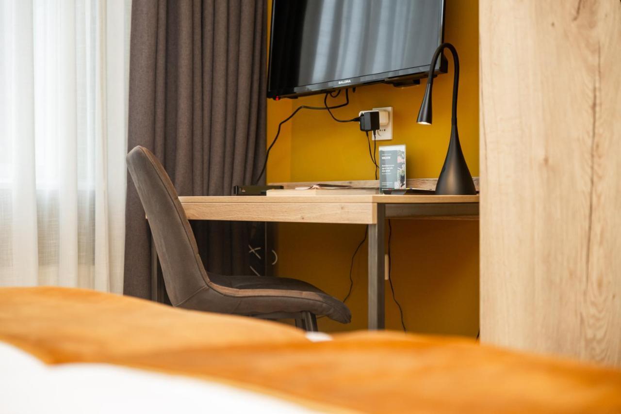 Hotel Onder De Linden Роден Экстерьер фото